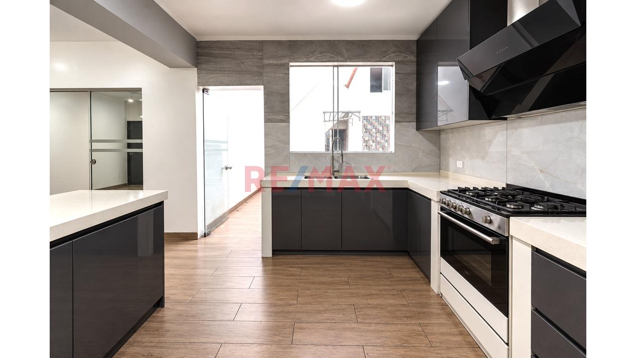 Hermosa Casa En Venta En Urb. Cc Monterrico – Surco! ✨ — foto 6