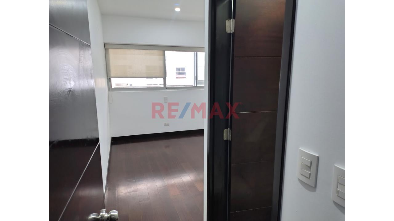 Se Alquila Amplio Departamento + Estacionamiento – Condominio Moon — foto 3