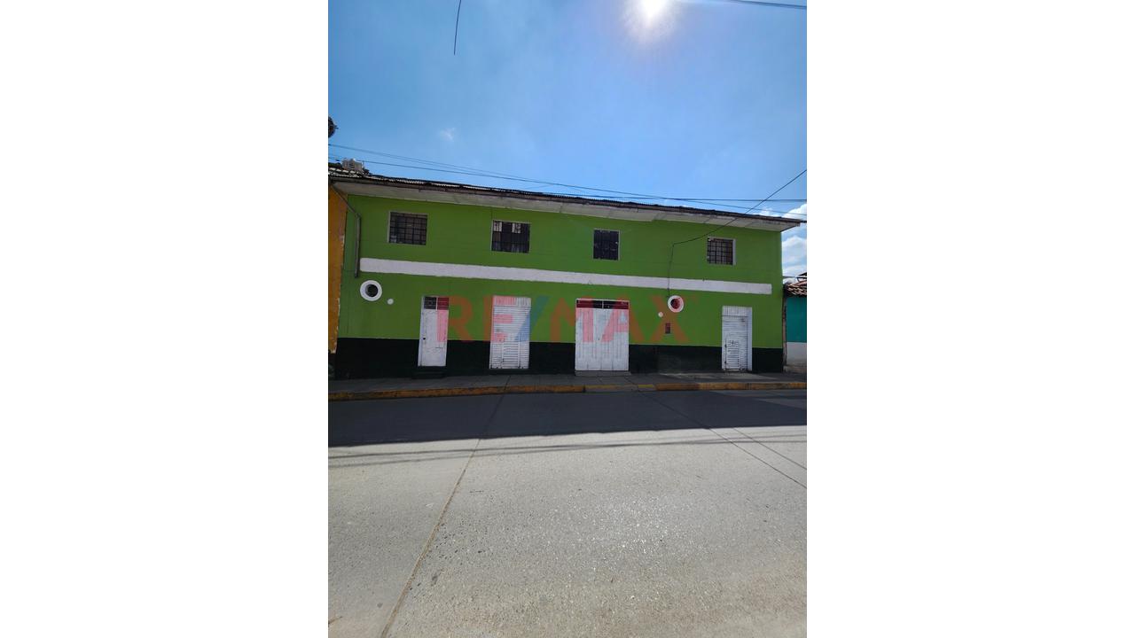 Venta De Casa Como Terreno - 4