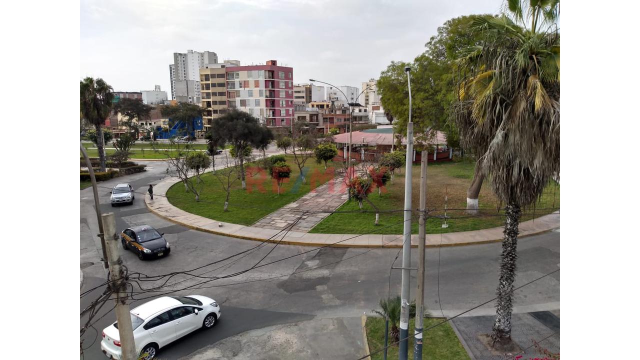 Alquiler De Amplio Departamento Frente A Parque De La Cruz En Pueblo Libre — foto 5