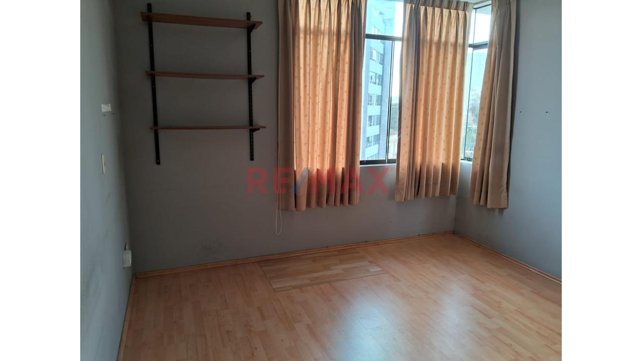 Alquiler De Amplio Departamento Frente A Parque De La Cruz En Pueblo Libre — foto 8