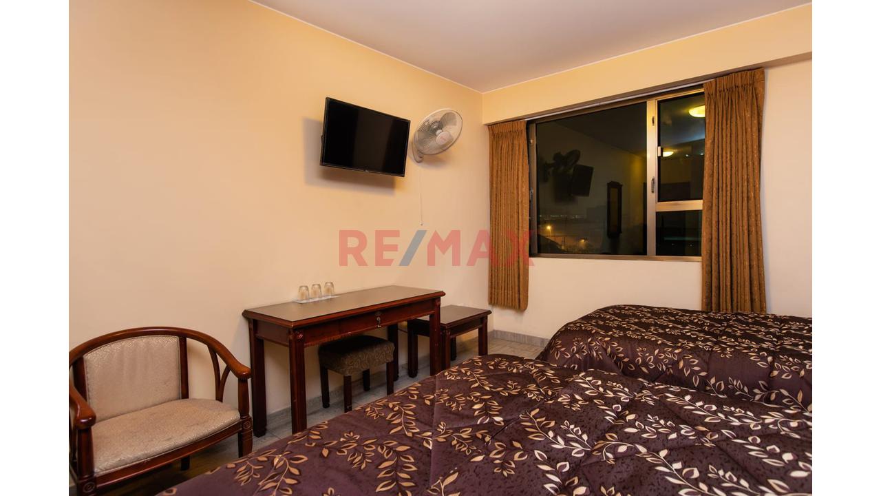 Se Alquila Hotel De 3 Estrellas Con Excelente Ubicacion En La Urb. Santa Beatriz - 19