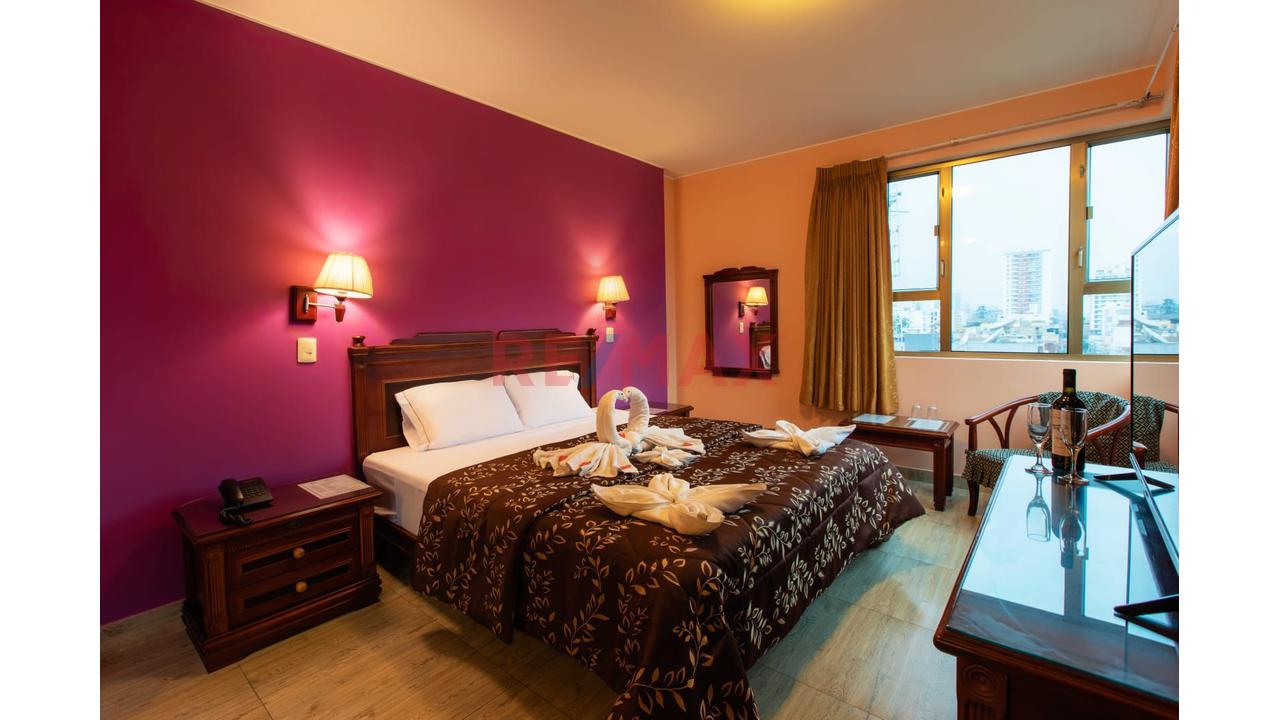 Se Alquila Hotel De 3 Estrellas Con Excelente Ubicacion En La Urb. Santa Beatriz - 14