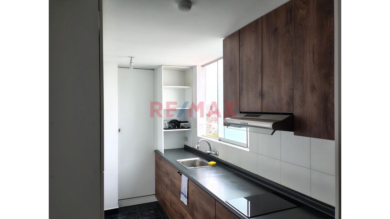 Departamento En Venta En Magdalena | Diseño Funcional, Cocina Renovada Y Almacenamiento Integrado — foto 12