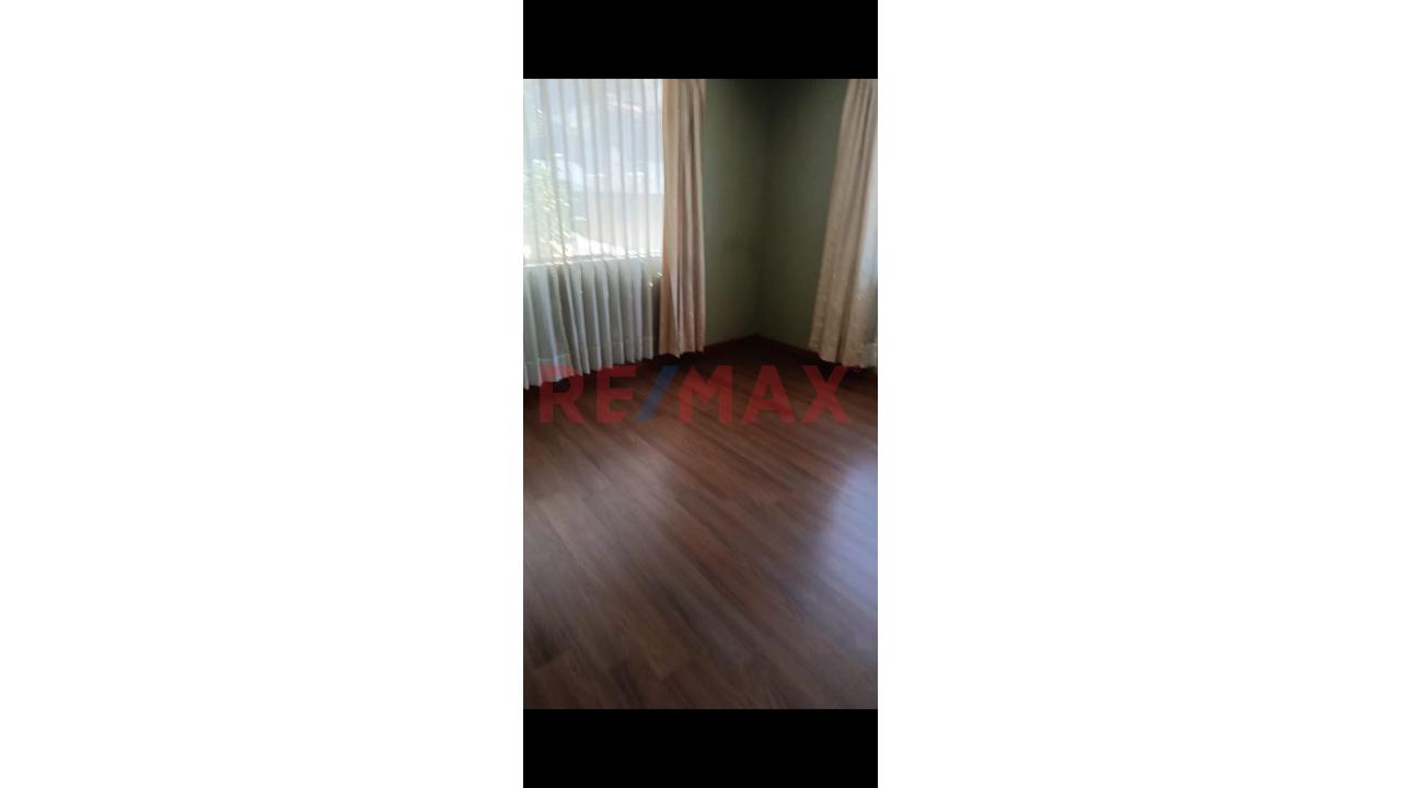 🏡🔥 ¡Alquila La Casa De Tus Sueños En Cayma! 🔥🏡 ✨ ¡3 Pisos De Amplitud, Jardín, Cochera Y Tu Propia Tina De Hidromasaje! ✨ — foto 5