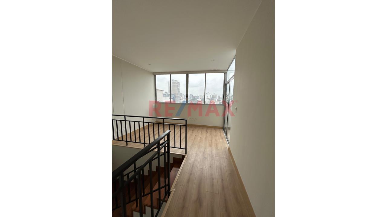 Se Vende Luminoso Duplex En Magdalena Del Mar - 4
