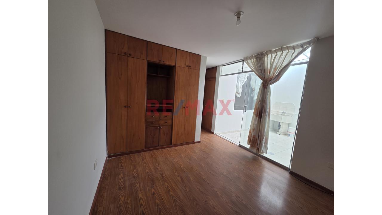 Alquiler Departamento Urb. Tahuaycani — foto 8
