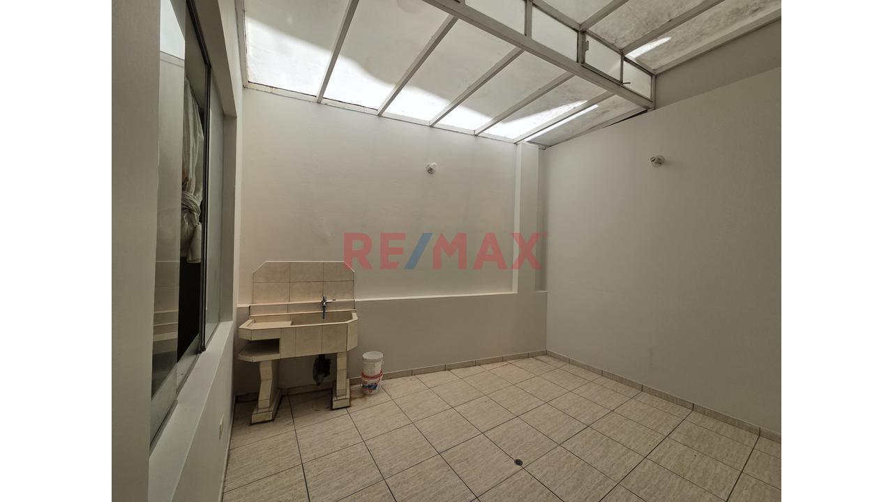 Alquiler Departamento Urb. Tahuaycani - 16