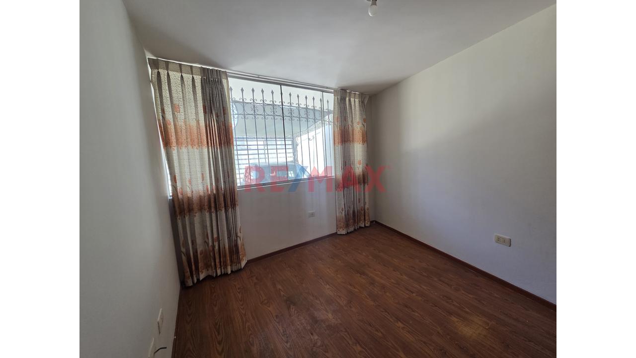 Alquiler Departamento Urb. Tahuaycani — foto 9