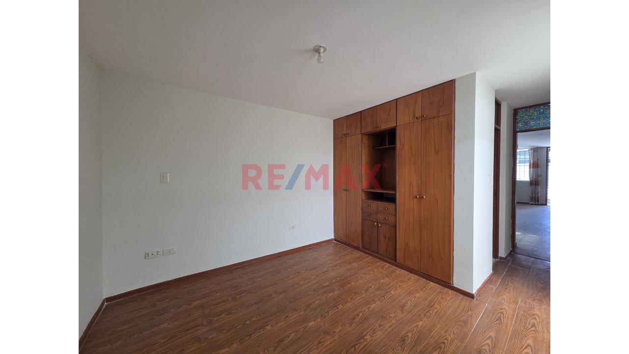 Alquiler Departamento Urb. Tahuaycani — foto 11
