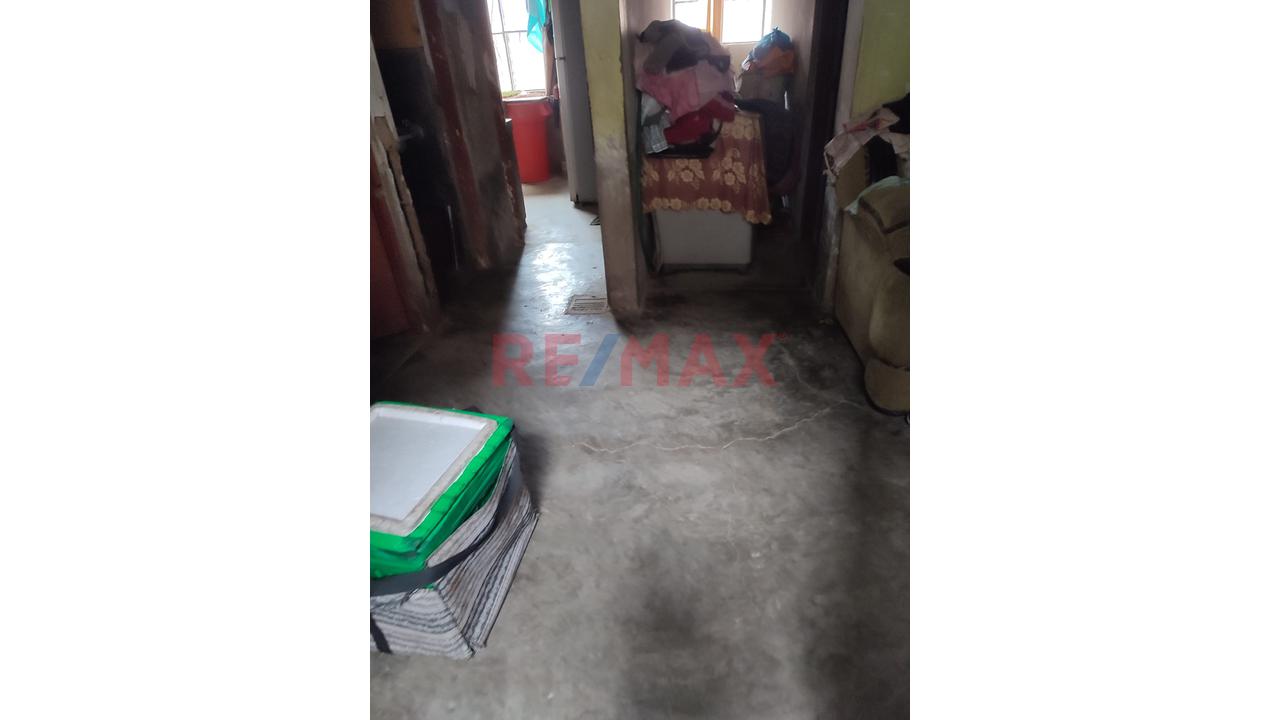 Se Vende Casa A Precio De Terreno En Urb. Santa Rosa En Pte. Piedra — foto 4