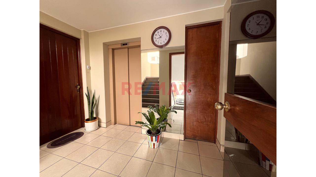 🌟 ¡Oportunidad En Surco! Departamento En Venta – Amplio, Iluminado Y Estratégico — foto 2