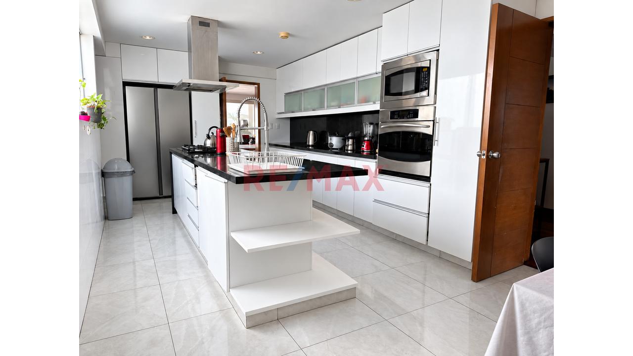 Dúplex En La Aurora, Miraflores | Amplitud Y Terraza Privada Con Piscina - 5