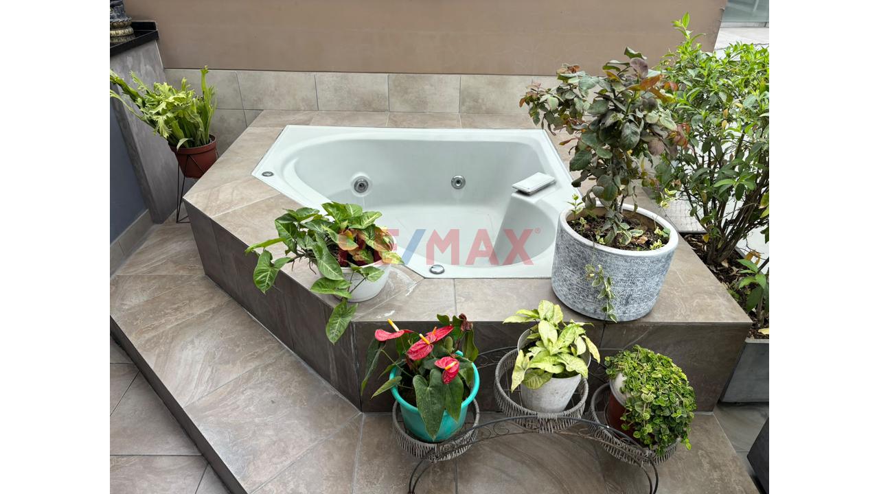 Exclusivo Duplex De 259.38 Mts En Monterrico Chico , Santiago De Surco !! - 12