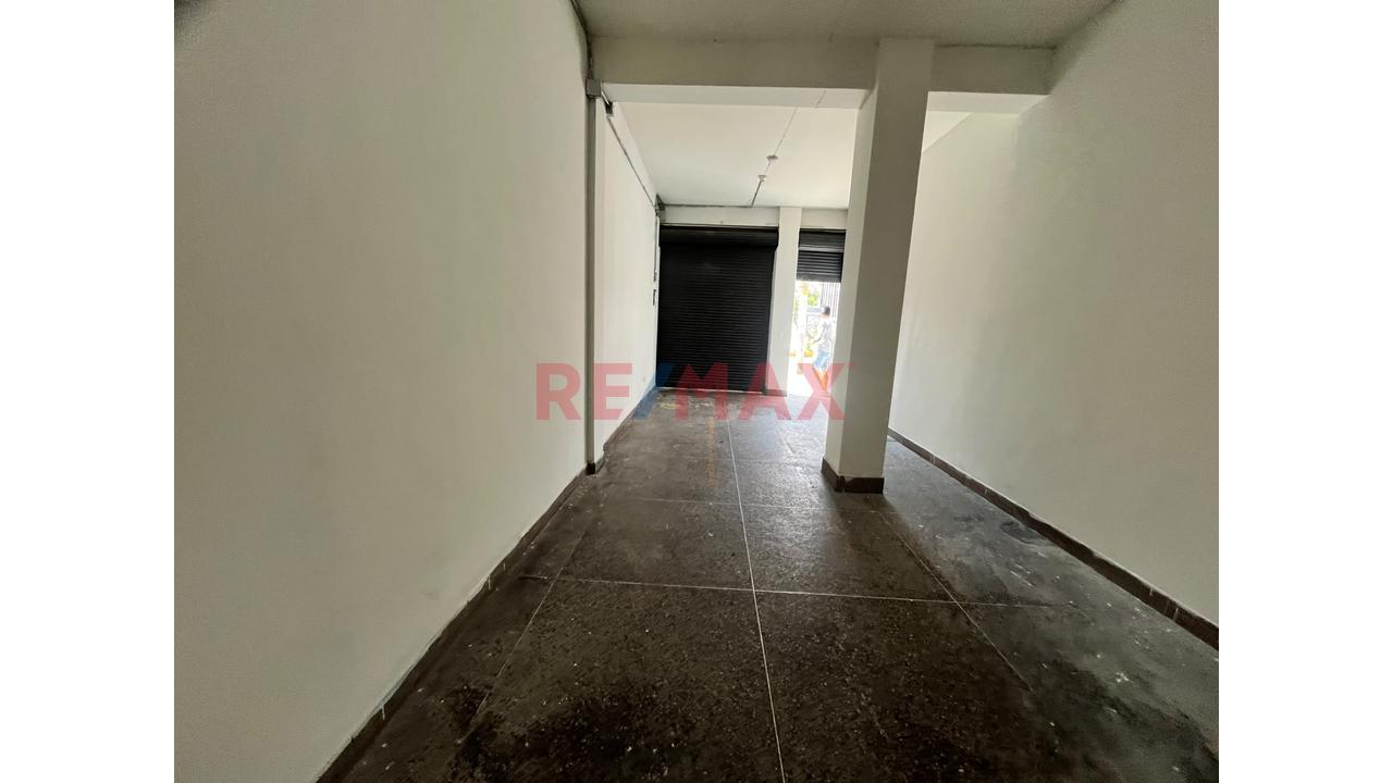 Excelente Oportunidad De Alquiler! Local Comercial Estratégico. Ubicado En Av. Arriola. - 5
