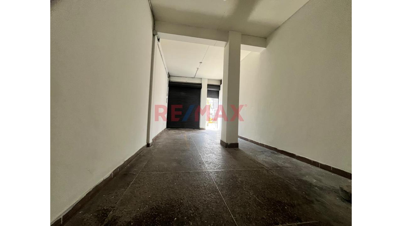 Excelente Oportunidad De Alquiler! Local Comercial Estratégico. Ubicado En Av. Arriola. - 10