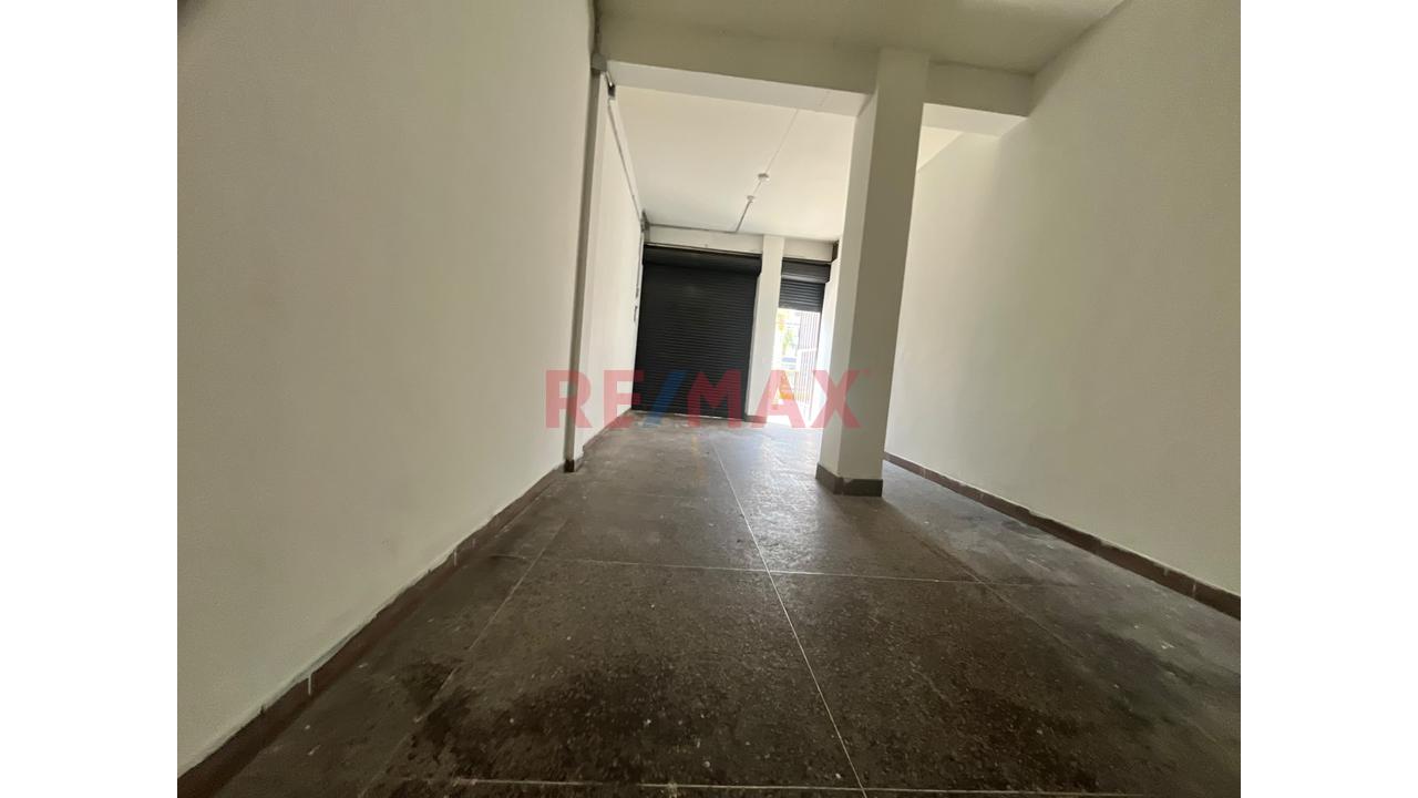 Excelente Oportunidad De Alquiler! Local Comercial Estratégico. Ubicado En Av. Arriola. - 7