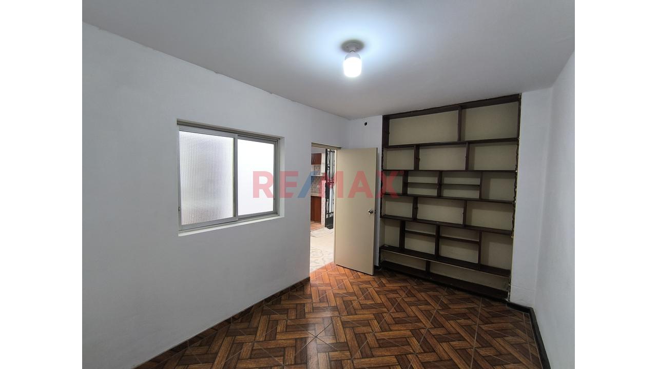 Casa Completa En Alquiler En Breña — 2 Pisos Y Cochera | S/6,000 — foto 7
