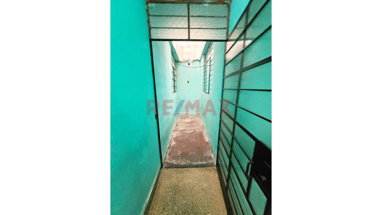 Venta Casa Como Terreno Comercial En Av. Prolongación Javier Prado Ate - 13