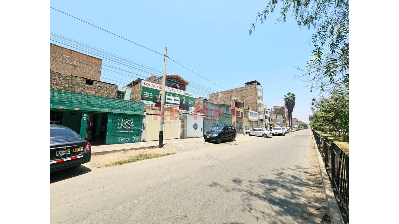 Venta Casa Como Terreno Comercial En Av. Prolongación Javier Prado Ate - 4