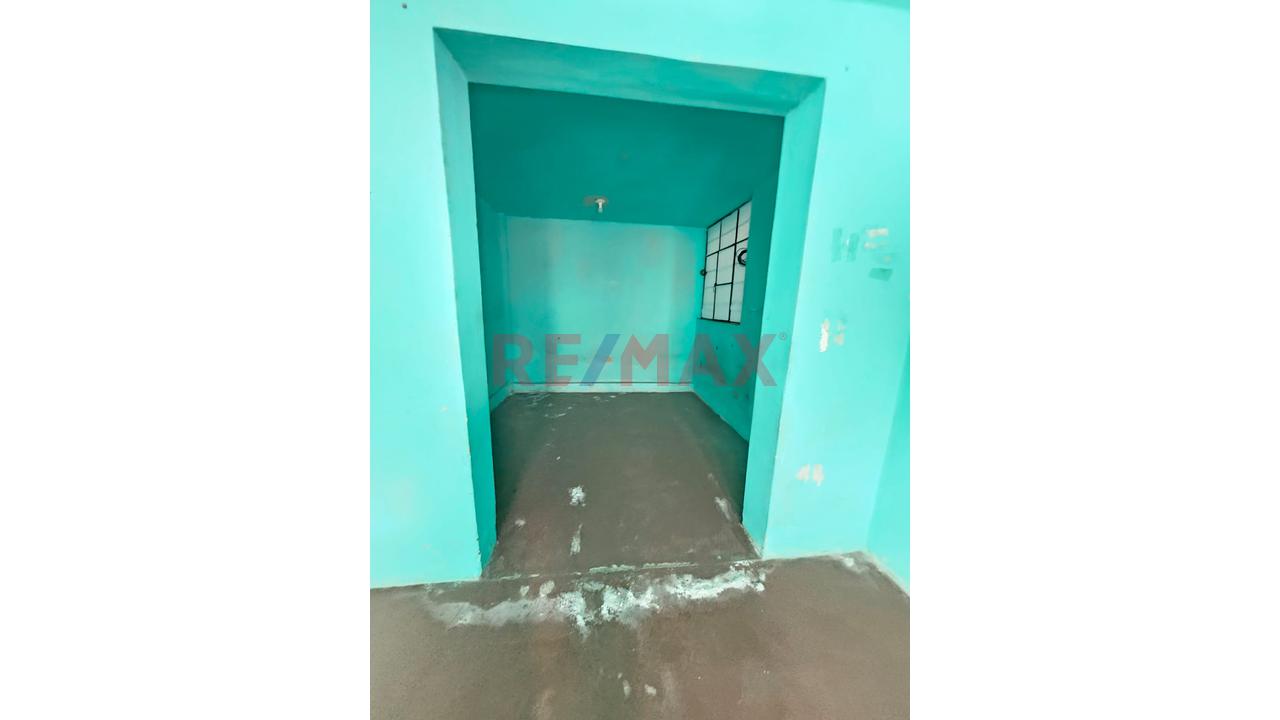Venta Casa Como Terreno Comercial En Av. Prolongación Javier Prado Ate - 17