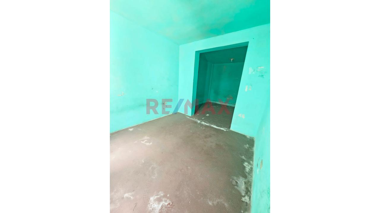 Venta Casa Como Terreno Comercial En Av. Prolongación Javier Prado Ate - 15