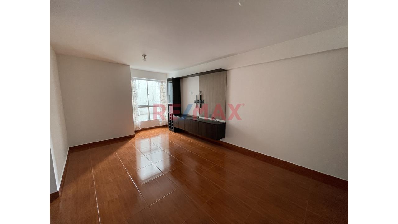 Se Alquila Moderno Departamento En Santa Catalina — foto 2