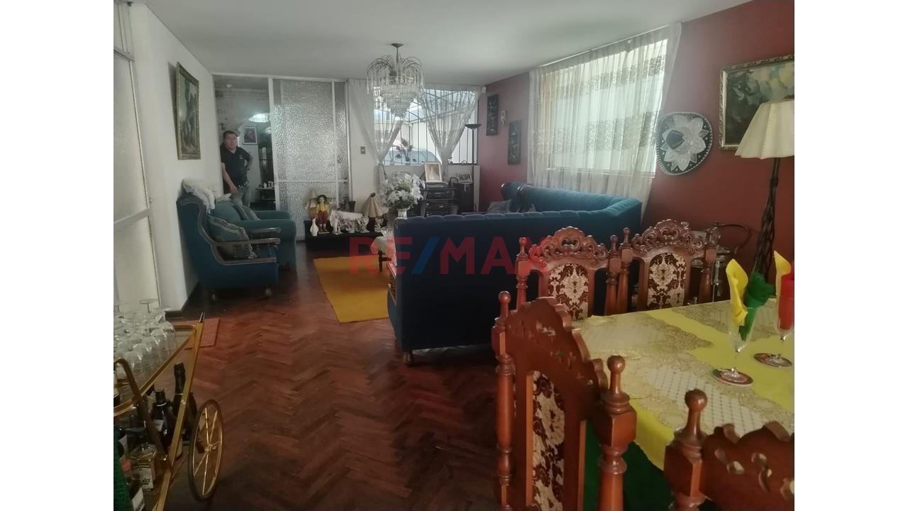 Casa En Venta A Media Cuadra Del Colegio Medico - Ideal Para Vivir Confortablemente, Para Clinica O Proyecto Inmobiliario - Parametro 6 — foto 4