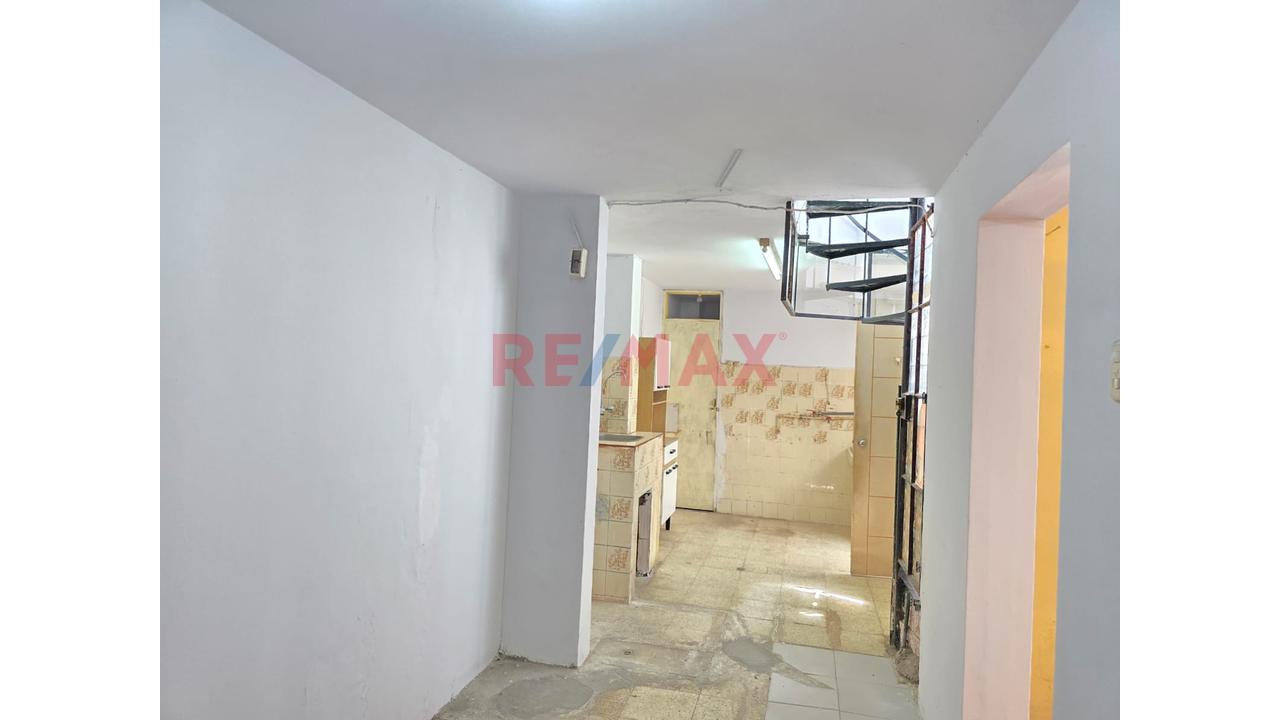 🏡🔥 ¡Oportunidad De Inversión En Chorrillos! Casa De 3 Pisos Por Solo Us$ 100,000 🔥🏡 — foto 8