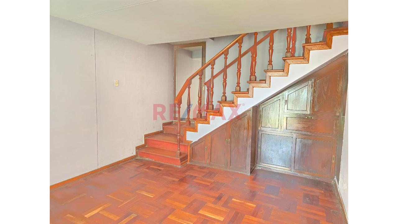 🏡🔥 ¡Oportunidad De Inversión En Chorrillos! Casa De 3 Pisos Por Solo Us$ 100,000 🔥🏡 — foto 3