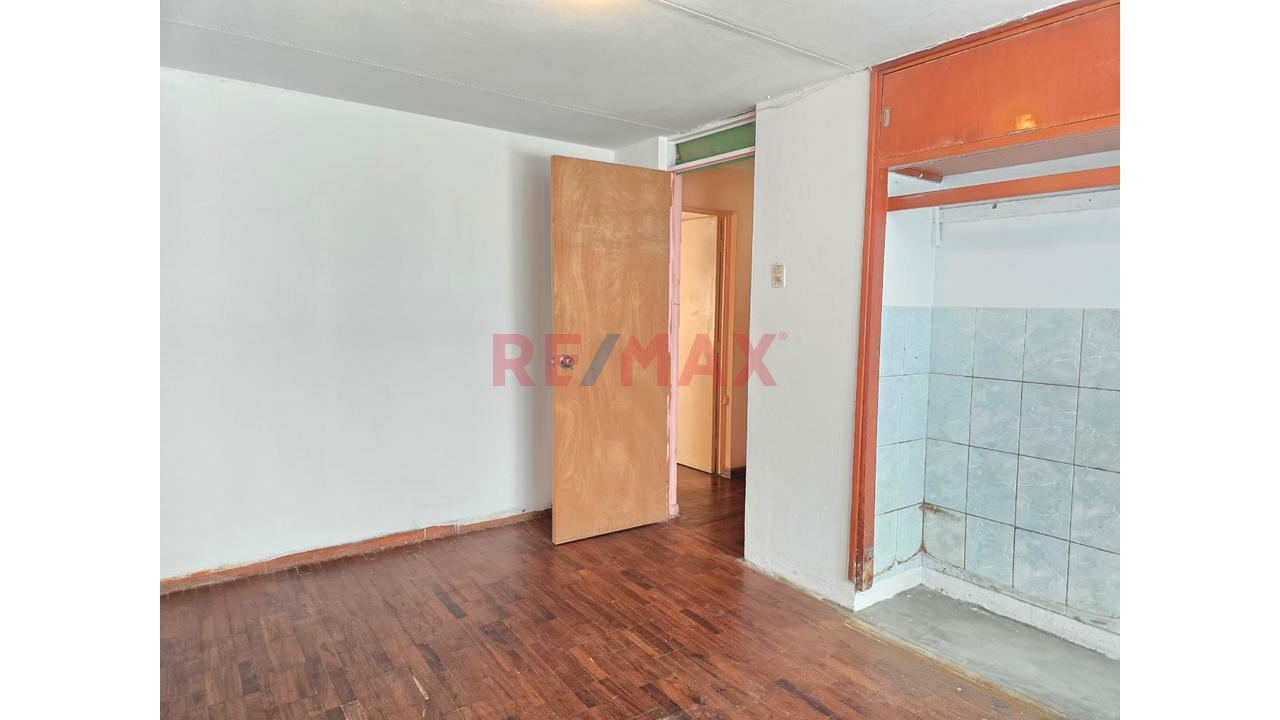 🏡🔥 ¡Oportunidad De Inversión En Chorrillos! Casa De 3 Pisos Por Solo Us$ 100,000 🔥🏡 - 16