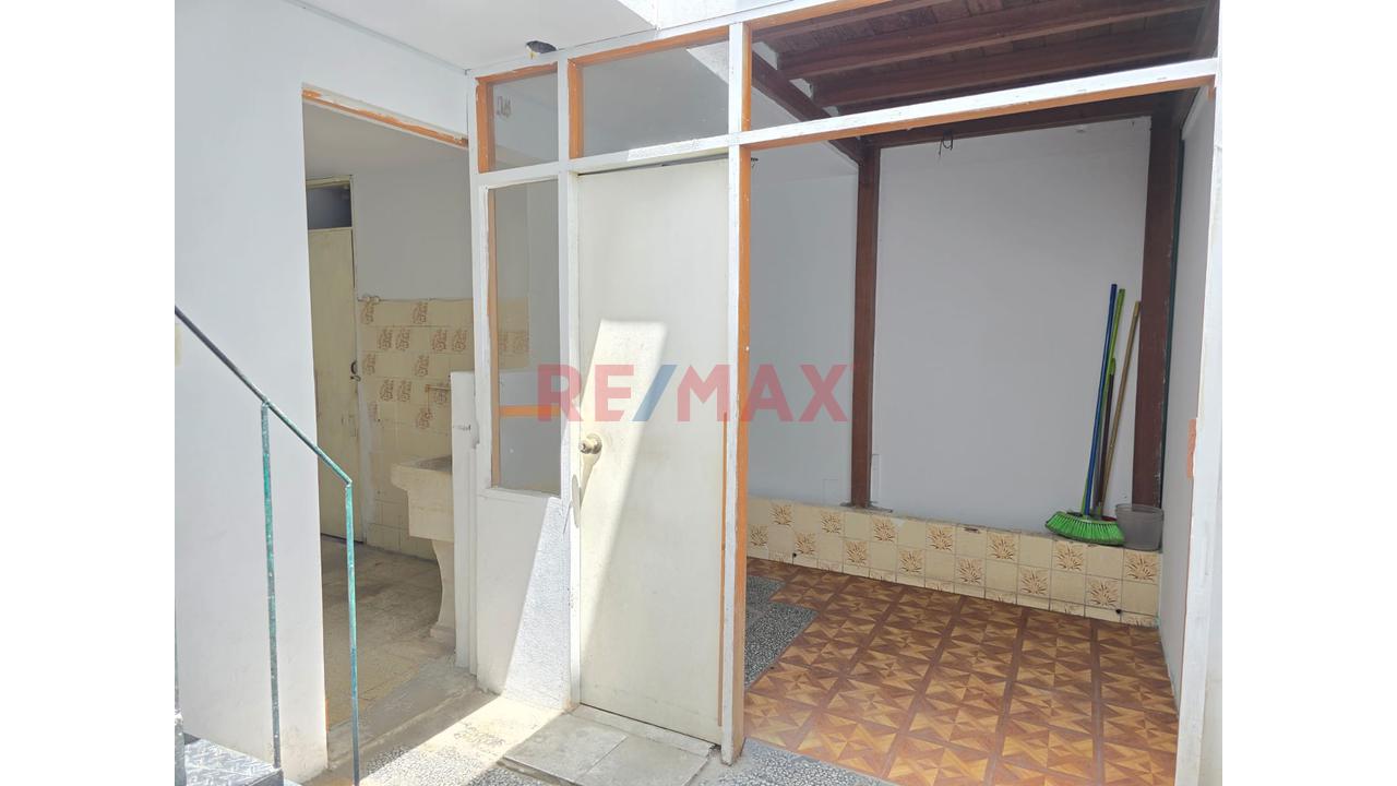 🏡🔥 ¡Oportunidad De Inversión En Chorrillos! Casa De 3 Pisos Por Solo Us$ 100,000 🔥🏡 — foto 10