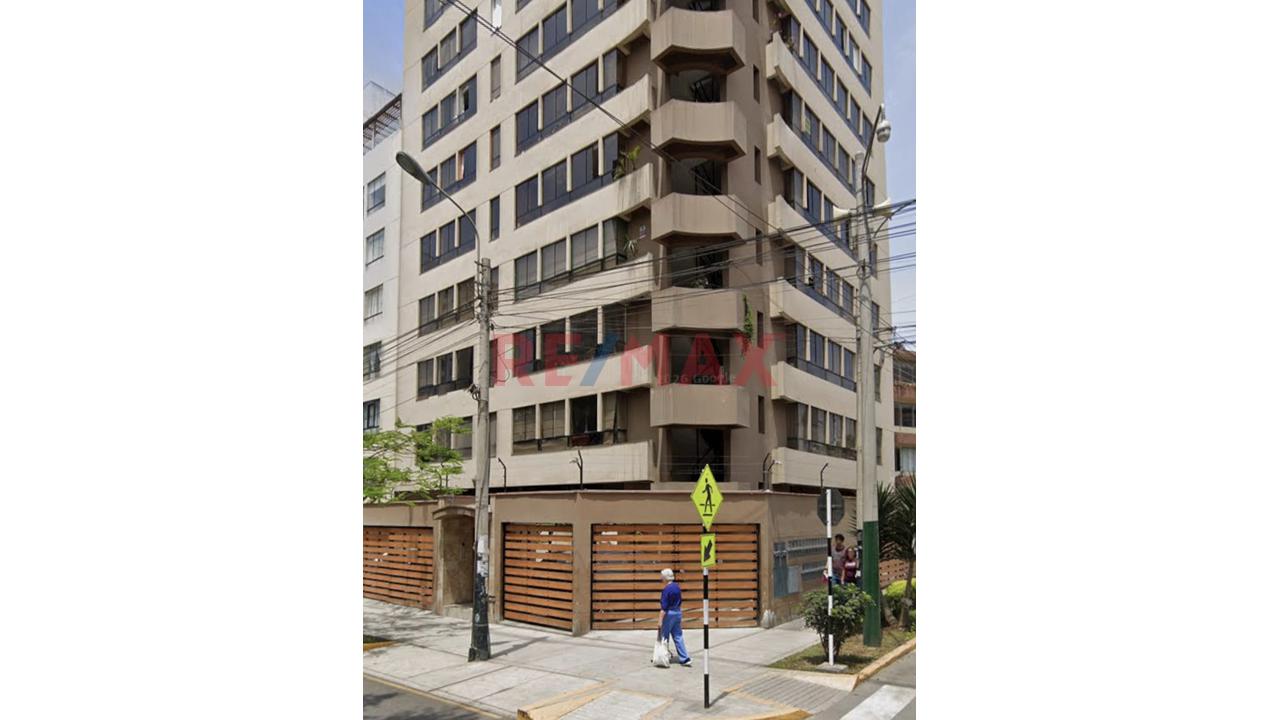 Venta De Cochera Espaciosa E Independiente En Urb. Barrio Médico, Surquillo - 14