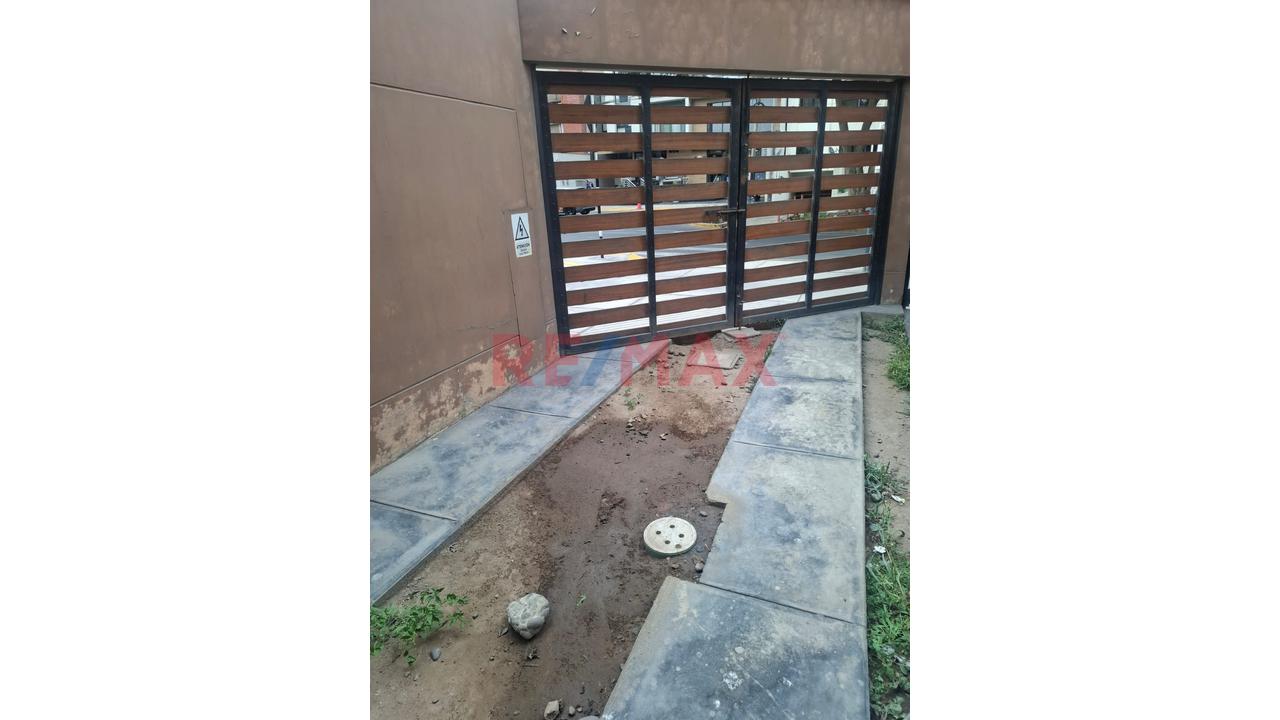 Venta De Cochera Espaciosa E Independiente En Urb. Barrio Médico, Surquillo - 9