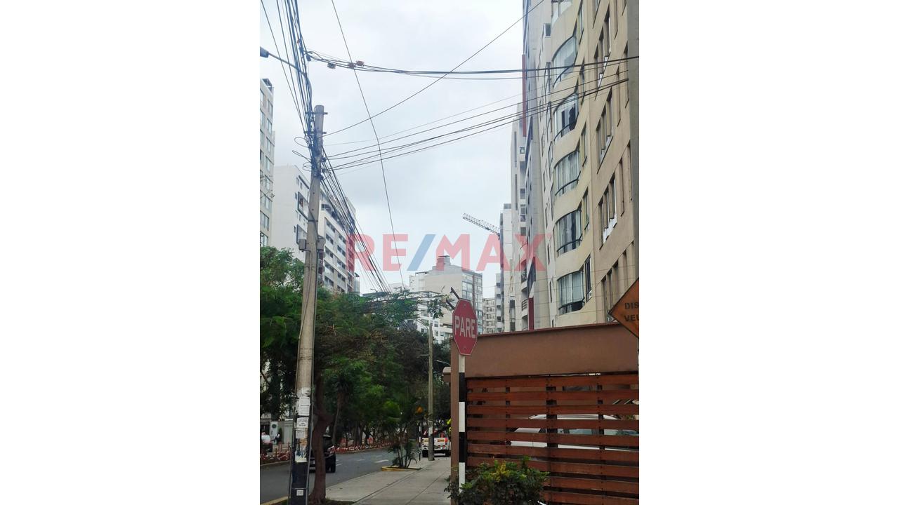 Venta De Cochera Espaciosa E Independiente En Urb. Barrio Médico, Surquillo - 5