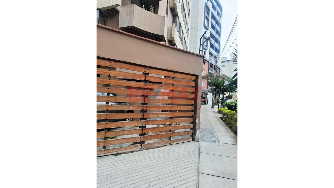 Venta De Cochera Espaciosa E Independiente En Urb. Barrio Médico, Surquillo - 3