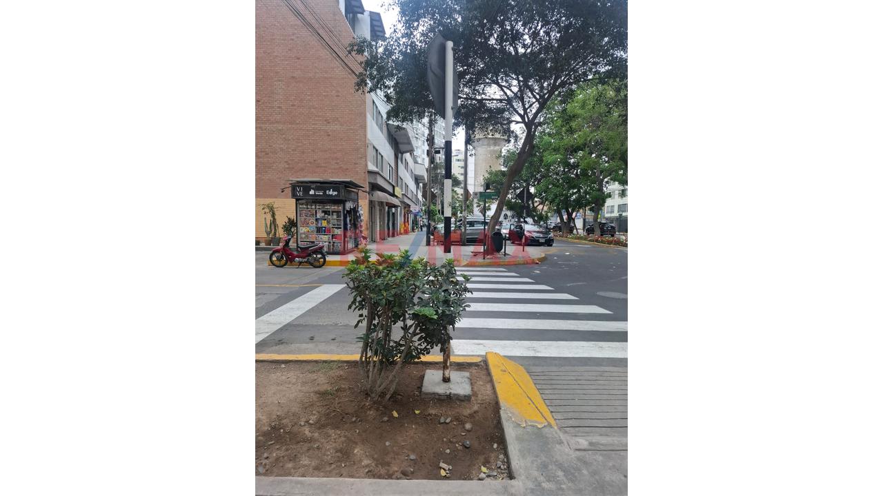 Venta De Cochera Espaciosa E Independiente En Urb. Barrio Médico, Surquillo - 6