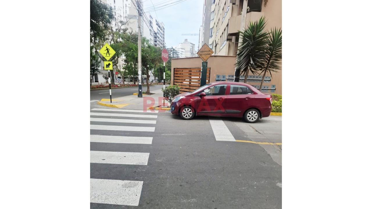 Venta De Cochera Espaciosa E Independiente En Urb. Barrio Médico, Surquillo - 20