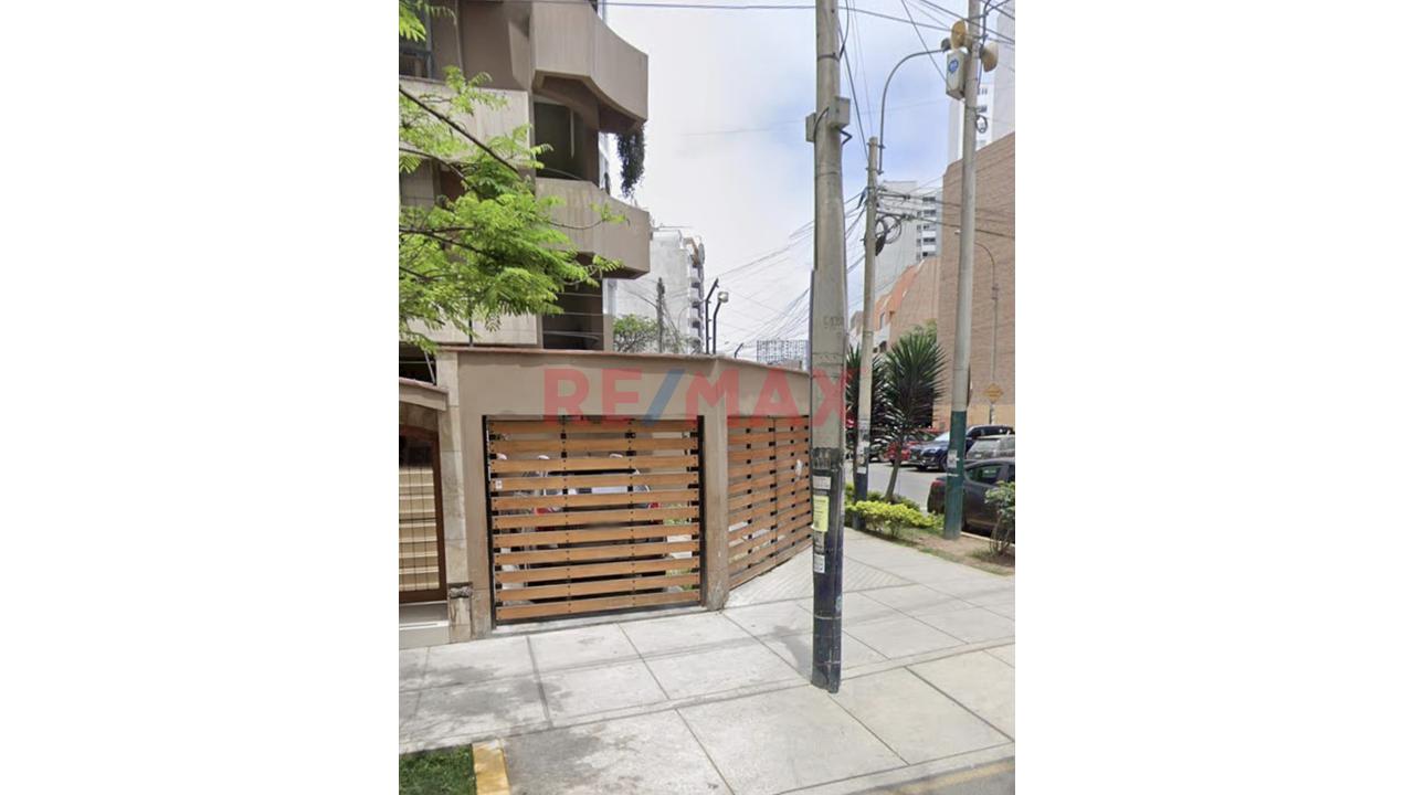 Venta De Cochera Espaciosa E Independiente En Urb. Barrio Médico, Surquillo - 17