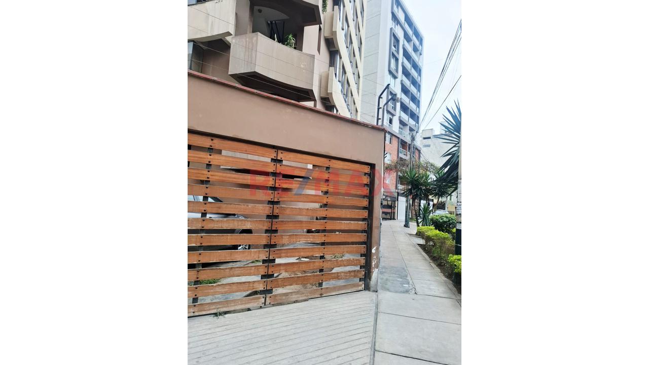 Venta De Cochera Espaciosa E Independiente En Urb. Barrio Médico, Surquillo - 7