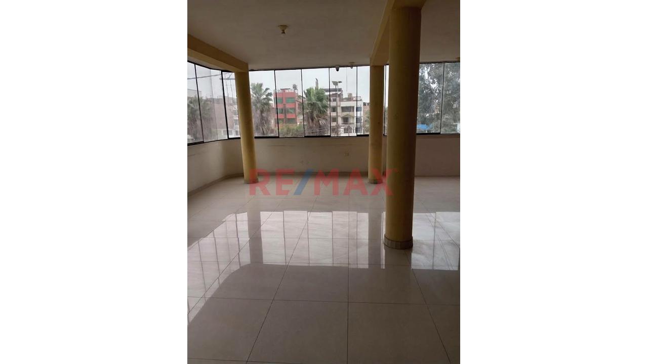Amplio Departamento 1 Dormitorio, Posibilidad De Hacer 2 Dormitorios Mas Cuadra 40 De Av. Universitaria Los Olivos - 3