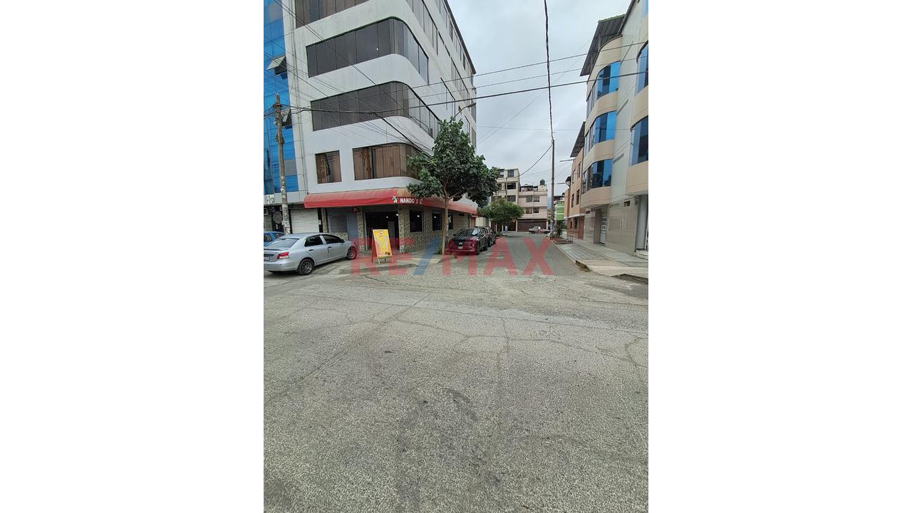 Amplio Departamento 1 Dormitorio, Posibilidad De Hacer 2 Dormitorios Mas Cuadra 40 De Av. Universitaria Los Olivos - 1