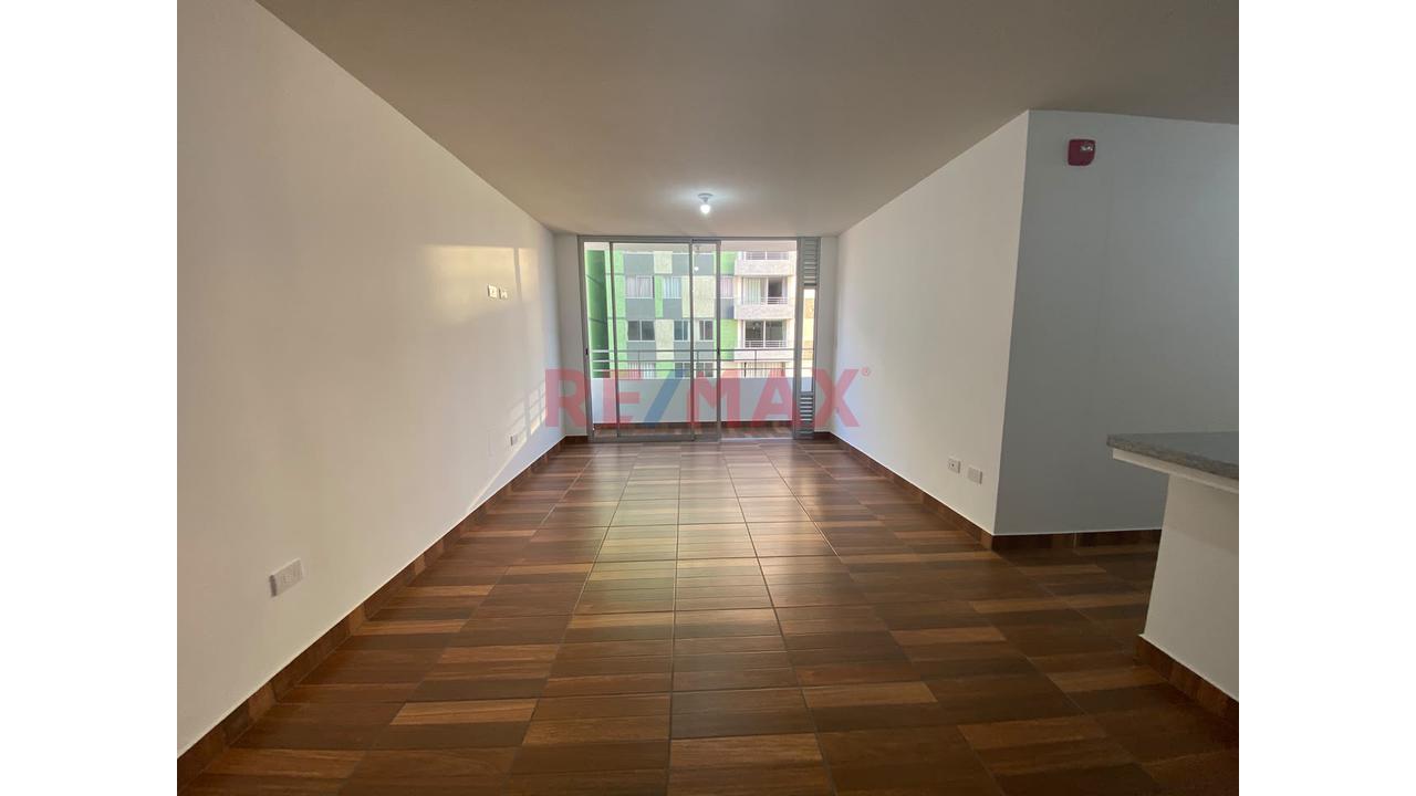 Se Alquila Departamento + Cochera — foto 2