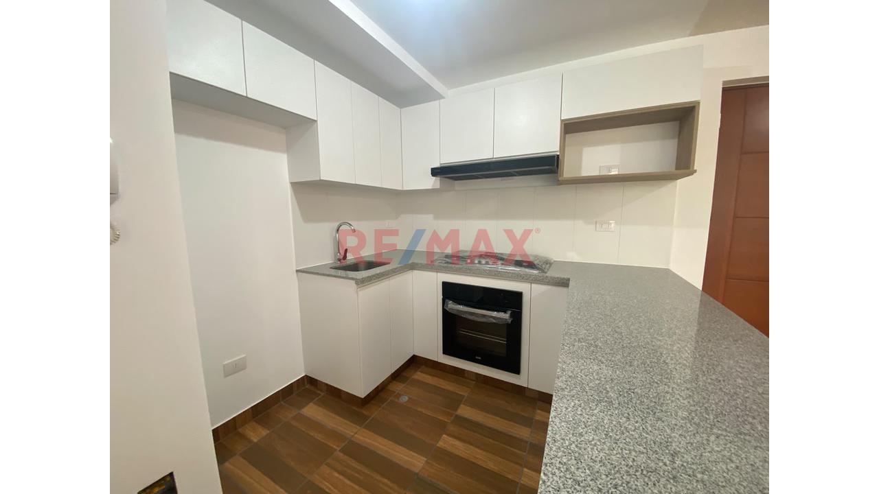 Se Alquila Departamento + Cochera — foto 3