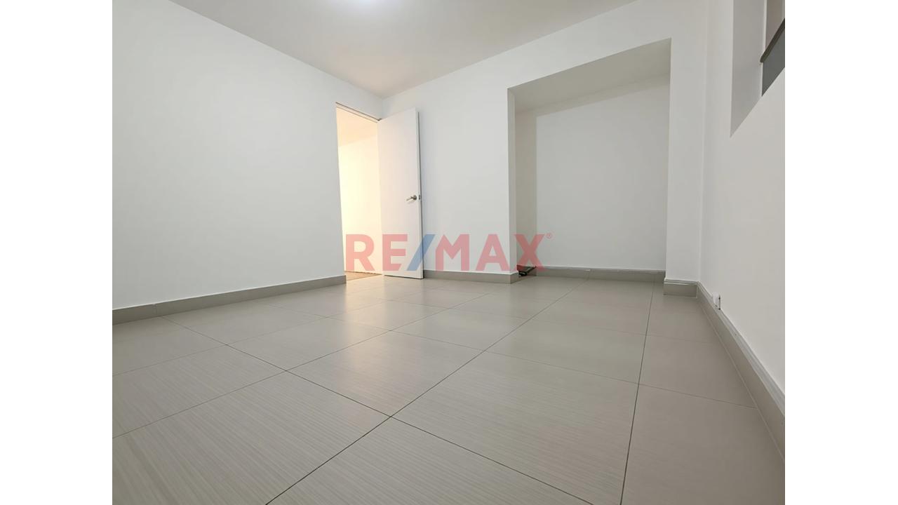 En Alquiler - Amplio Departamento En Primer Piso En Urb. San Roque - Surco — foto 12