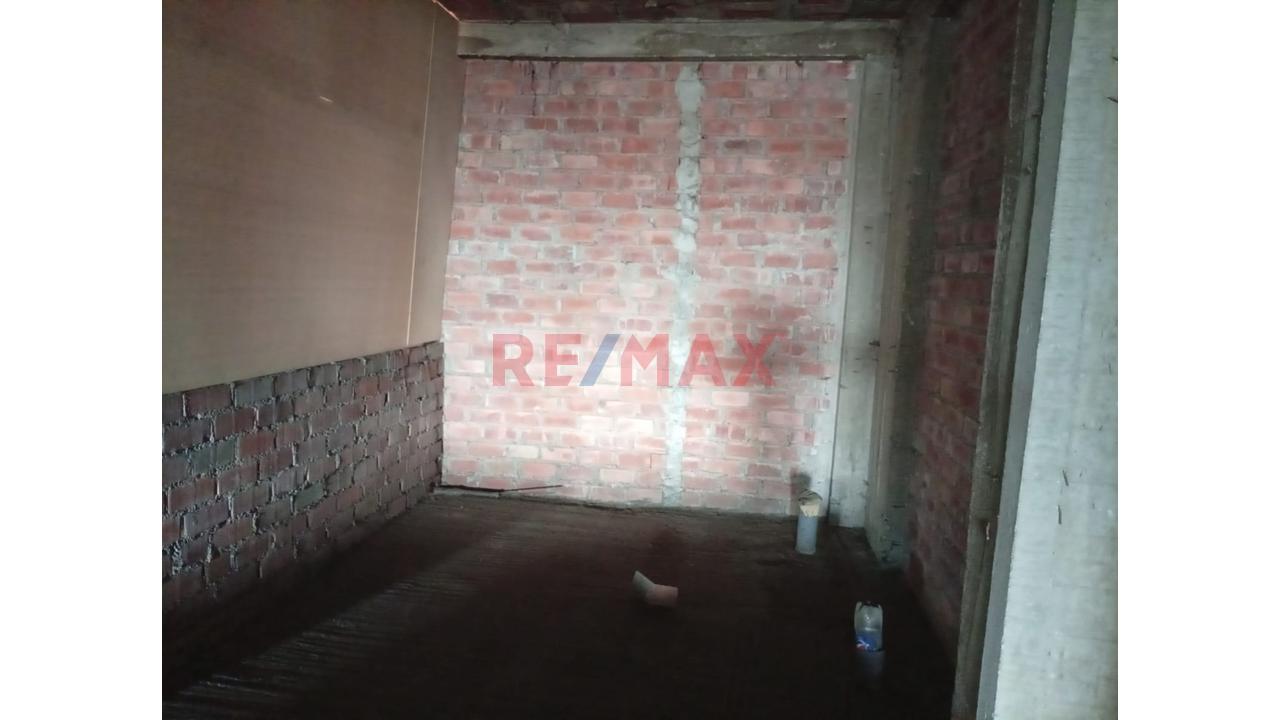 🏢✨ **Oportunidad De Inversión | Venta De Local Comercial Ate** - 5