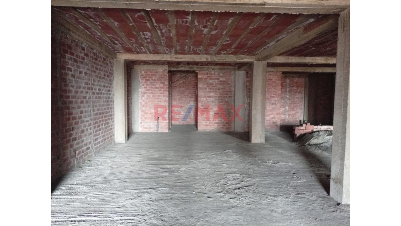 🏢✨ **Oportunidad De Inversión | Venta De Local Comercial Ate** - 4