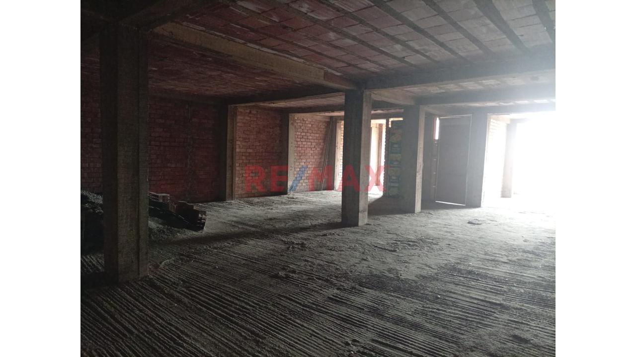 🏢✨ **Oportunidad De Inversión | Venta De Local Comercial Ate** - 2