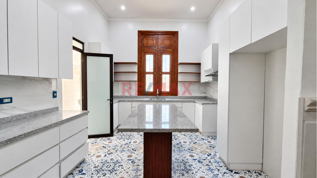 Hay Hogares Que Enamoran Desde La Fachada… Descubre En Chucuito Un Lugar Para Vivir En Familia, Cerca Del Mar Y A Unos Pasos De La Punta. 🏡🌊 — foto 3