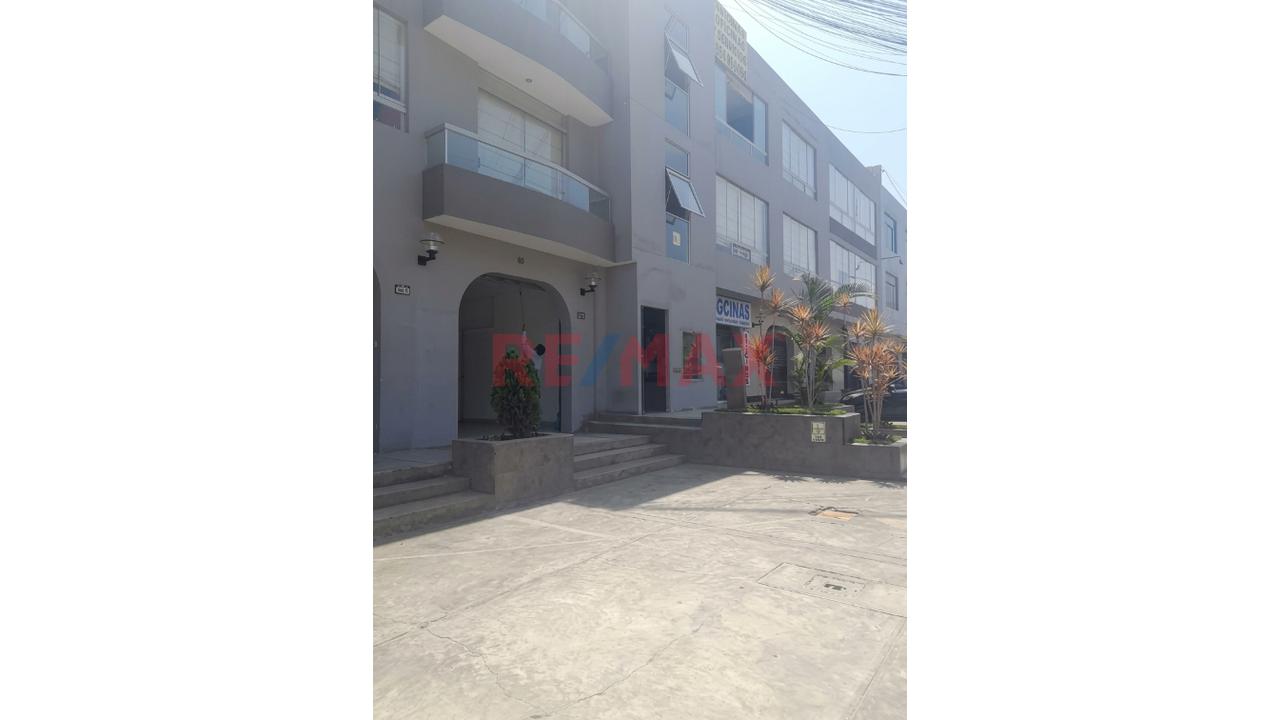 Local De 50 M² En Plena Avenida Molina – Sol De La Molina - 2